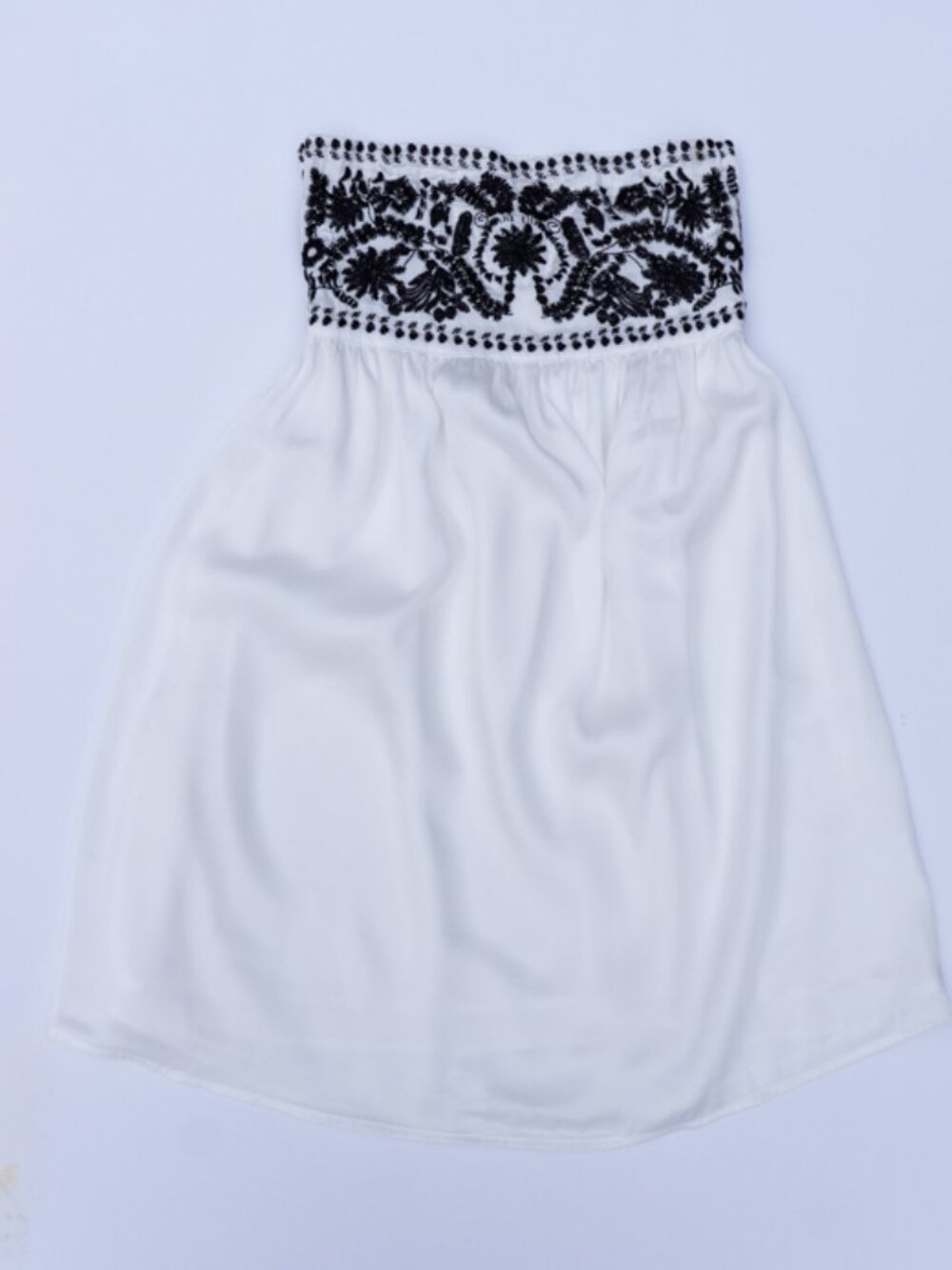 EUC Theme White Embroidered Silk Dress Black Lined M Strapless Y2K